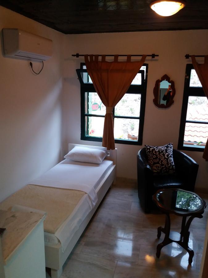 Kula Boutique Hotel Bar Bagian luar foto